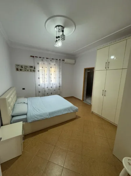 Tirane, jepet me qera apartament 2+1+PARKIM, Kati 2, 90 m² 500 € (RRUGA JORDAN MISJA)