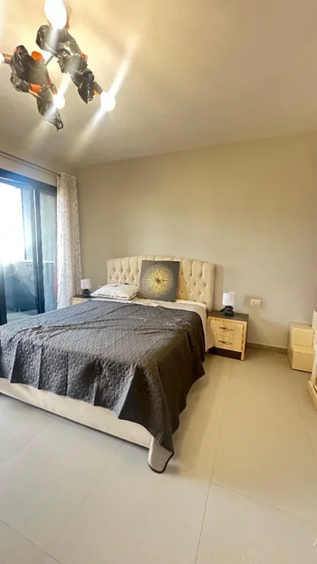 Tirane, jepet me qera apartament 1+1+Ballkon Kati 7, 70 m² (Stadiumi Dinamo)💶Cmimi: 85.000 Leke