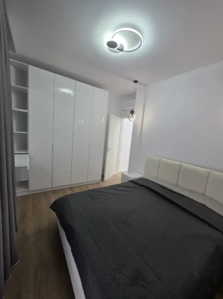 Tirane, jepet me qera apartament 2+1+Ballkon Kati 7, 70 m² 500 € (Rruga Pasho Hysa)