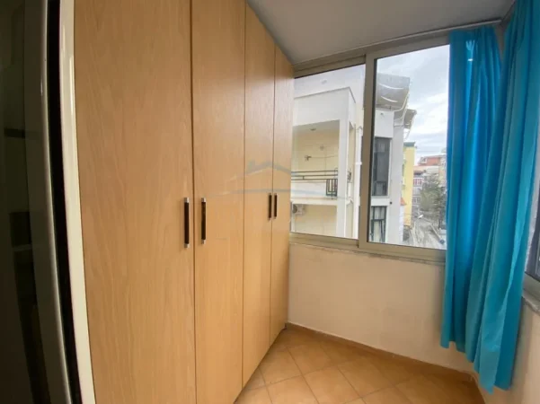 Tirane, jepet me qera apartament 1+1 Kati 3, 64 m² 500 € (RRUGA BILL KLINTON)