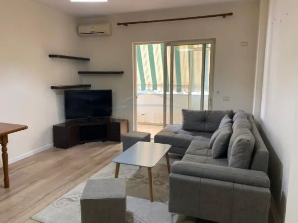 Tirane, jepet me qera apartament 1+1 Kati 3, 64 m² 500 € (RRUGA BILL KLINTON)