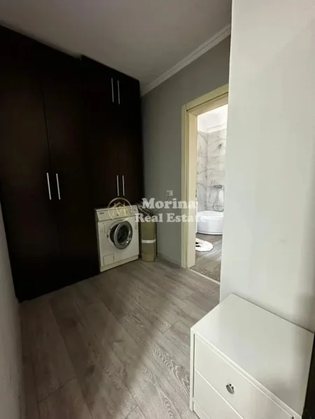 Tirane, jepet me qera garsonier Kati 6, 42 m² 350 € (Casa Italia)