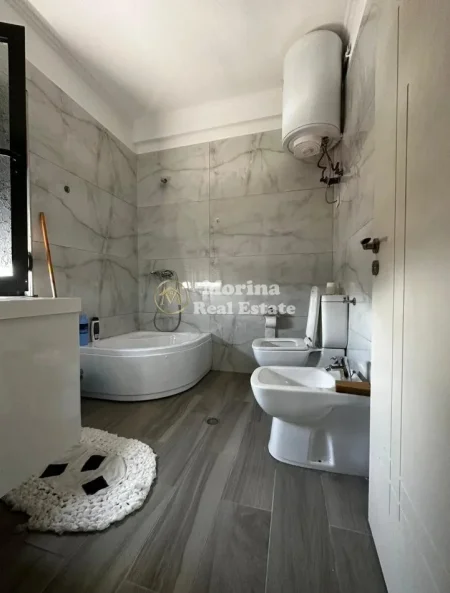 Tirane, jepet me qera garsonier Kati 6, 42 m² 350 € (Casa Italia)