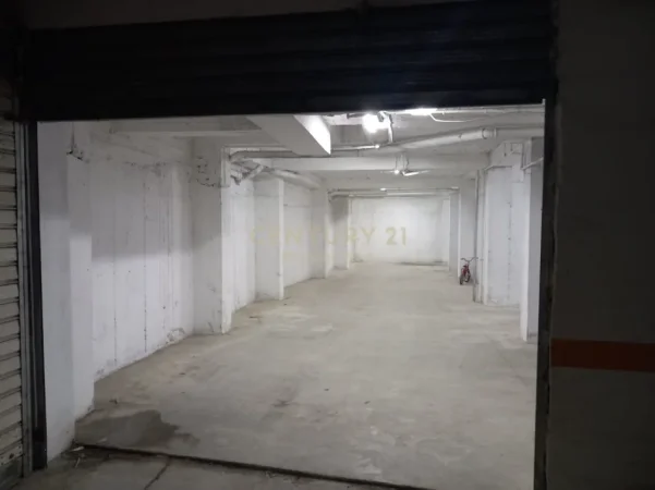 Tirane, shitet garazh | post parkimi Kati -1, 394 m² (Kombinat, Tiranë)