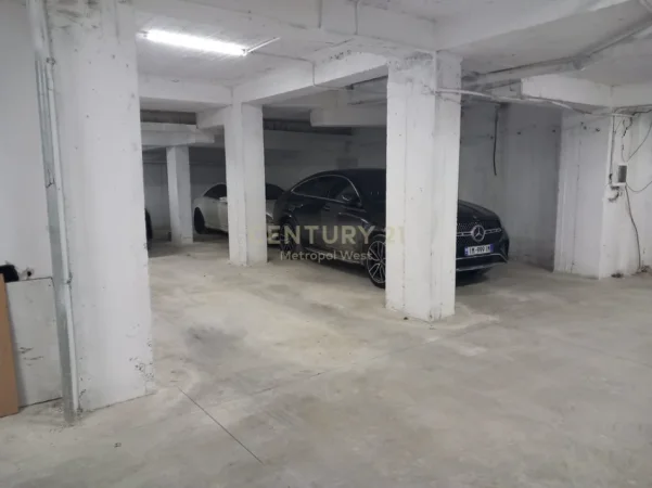 Tirane, shitet garazh | post parkimi Kati -1, 394 m² (Kombinat, Tiranë)