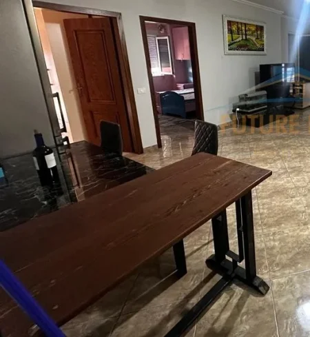 Tirane, shitet apartament 2+1 Kati 3, 140 m² 265.000 € (Liqeni i thate)