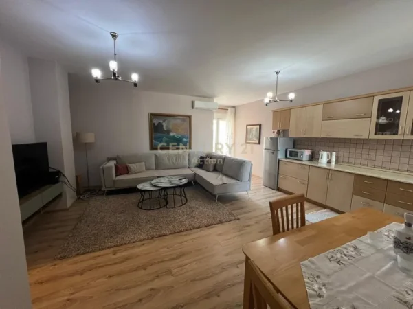 Tirane, jepet me qera apartament 1+1 Kati 10, 70 m² 600 € (Ambasada Amerikane)