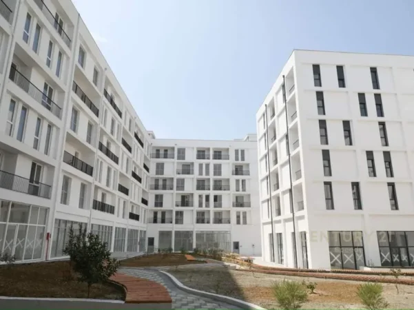 Tirane, jepet me qera apartament 2+1 Kati 2, 95 m² 130 € (Rruga 5 Maji)