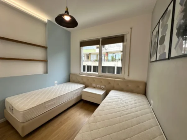 Tirane, jepet me qera apartament 2+1 Kati 3, 120 m² 1.300 € (Kopshti Zoologjik)