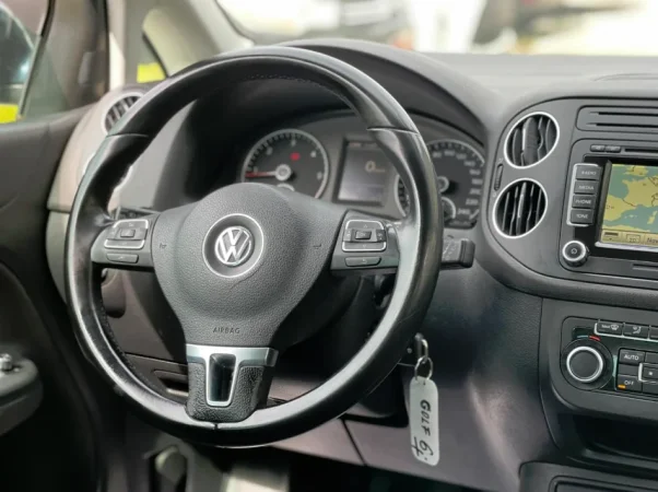 Tirane, shes makine Vw Golf 6 Plus Nafte, blu manuale Klima 182.000 km 5.700 €