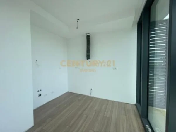 Tirane, jepet me qera ambjent biznesi Kati 11, 134 m² 1.600 € (Lake View)
