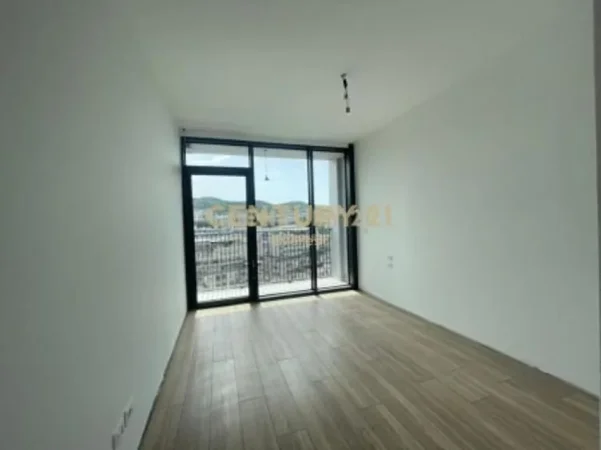 Tirane, jepet me qera ambjent biznesi Kati 11, 134 m² 1.600 € (Lake View)