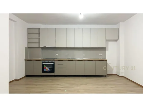 Tirane, jepet me qera apartament 1+1 Kati 1, 86 m² 430 € (Rruga 5 Maji)