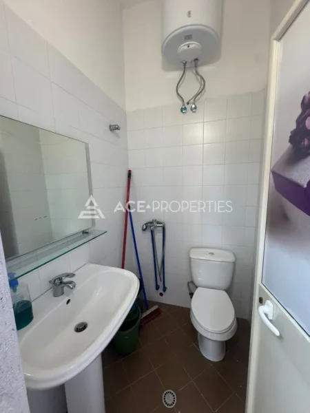 Durres, jepet me qera ambjent biznesi Kati 1, 40 m² 250 € (Vollga, Durres)