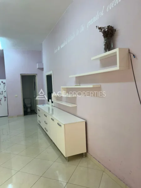 Durres, jepet me qera ambjent biznesi Kati 1, 40 m² 250 € (Vollga, Durres)