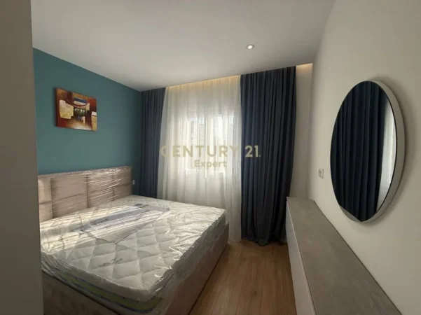 Tirane, jepet me qera apartament 1+1 Kati 5, 35 m² 450 € (21 Dhjetori)