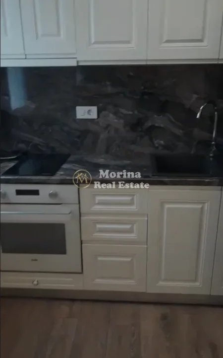 Tirane, jepet me qera apartament 3+1 Kati 3, 102 m² 800 € (Rruga Mine Peza)