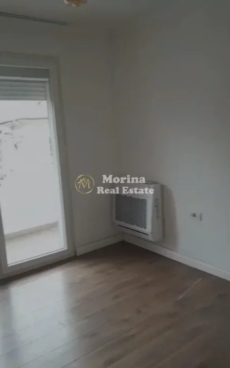 Tirane, jepet me qera apartament 3+1 Kati 3, 102 m² 800 € (Rruga Mine Peza)