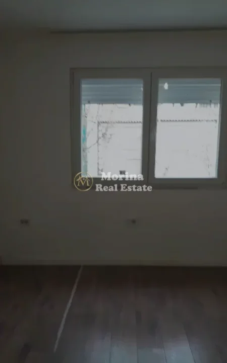 Tirane, jepet me qera apartament 3+1 Kati 3, 102 m² 800 € (Rruga Mine Peza)
