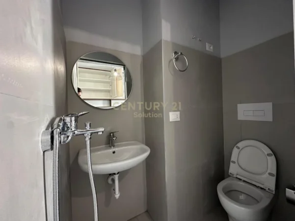 Tirane, jepet me qera apartament 2+1 Kati 6, 96 m² 650 € (astir)