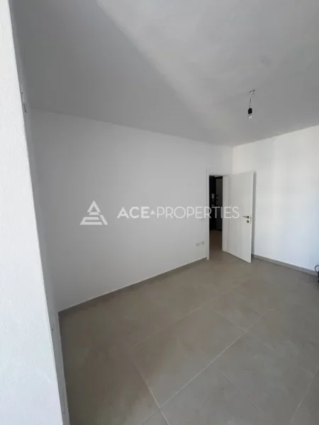 Durres, jepet me qera apartament 2+1+Ballkon Kati 5, 300 € (Zjarrfiksja, Durres)