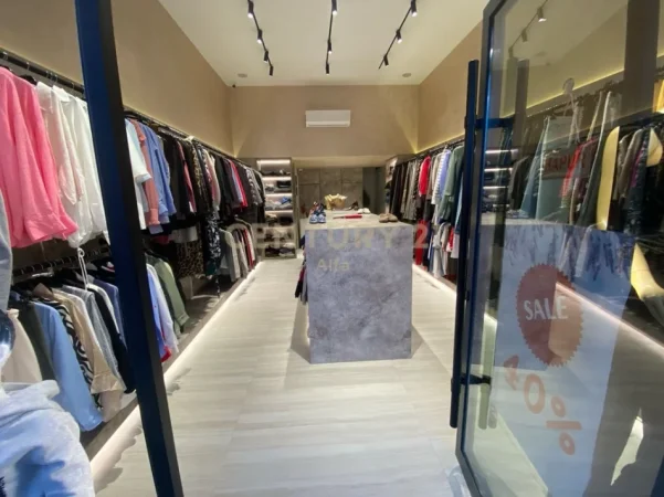 Tirane, shitet ambjent biznesi Kati 0, 46 m² 276.000 € (Rruga Marie Kraja)