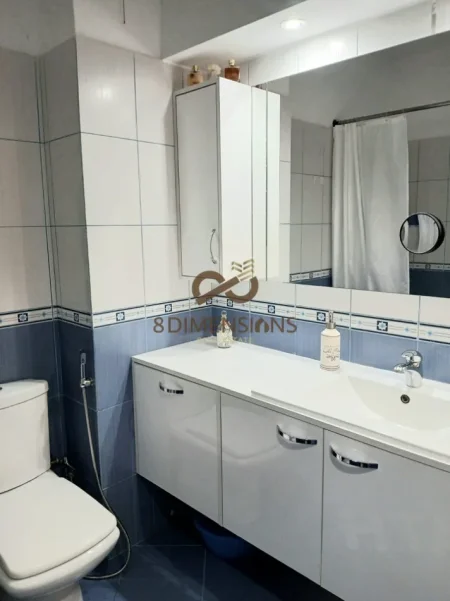 Tirane, jepet me qera apartament 2+1 Kati 2, 97 m² 520 € (Restorant Fresku)