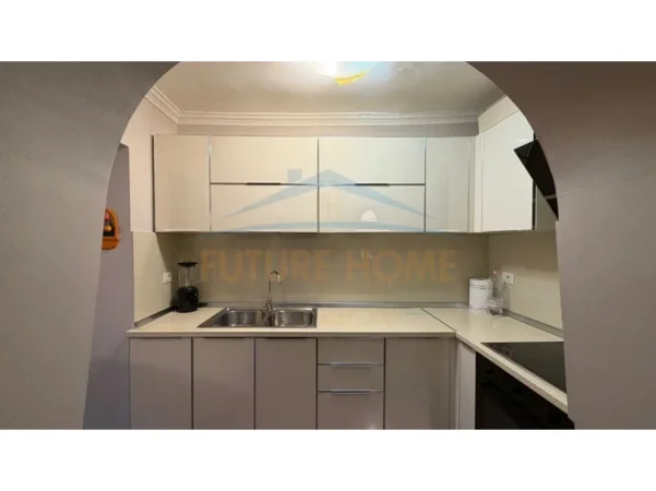 Tirane, shitet apartament 2+1+Ballkon Kati 4, 104 m² 225.000 € (21 Dhjetori.)