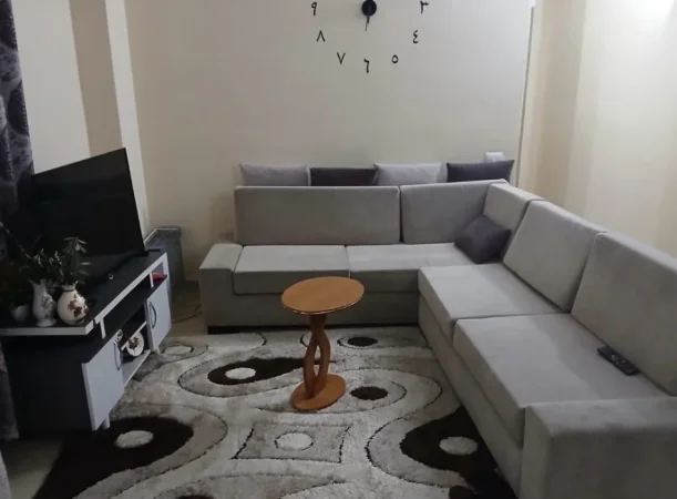 Tirane, jepet me qera apartament 2+1+Ballkon Kati 4, 80 m² 450 € 
