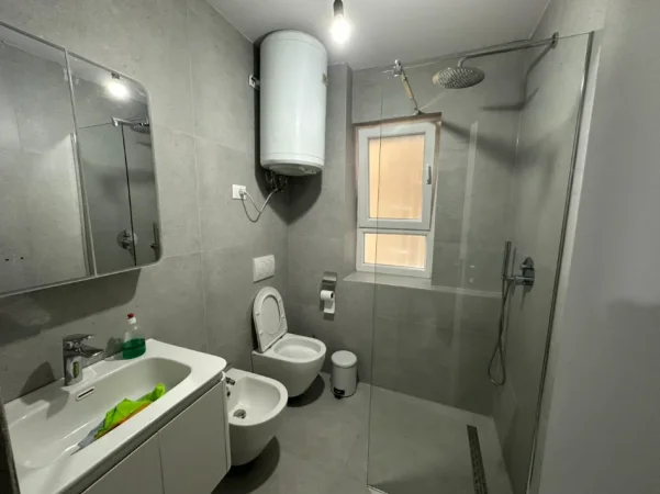 Tirane, jepet me qera apartament Kati 1, 103 m² 1.300 € (Rruga Stiki Cico)