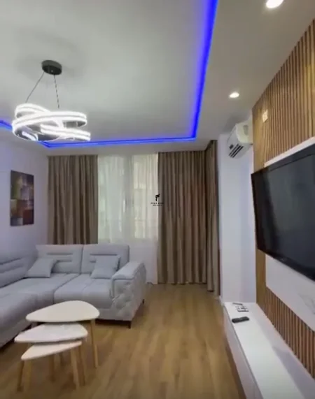 Tirane, jepet me qera apartament 2+1 Kati 3, 100 m² 850 € (KOMUNA E PARISIT)