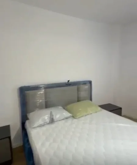 Tirane, jepet me qera apartament 2+1 Kati 3, 100 m² 850 € (KOMUNA E PARISIT)