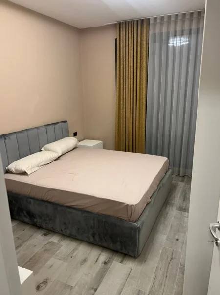 Tirane, jepet me qera apartament 1+1 Kati 1, 80 m² 800 € 
