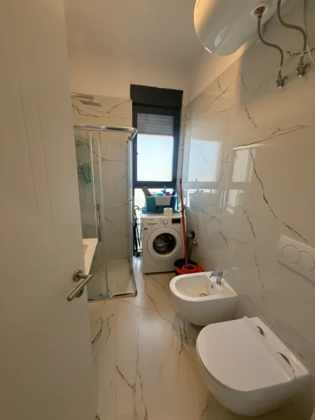Tirane, jepet me qera apartament 2+1 Kati 5, 74 m² 650 € (SELITE)