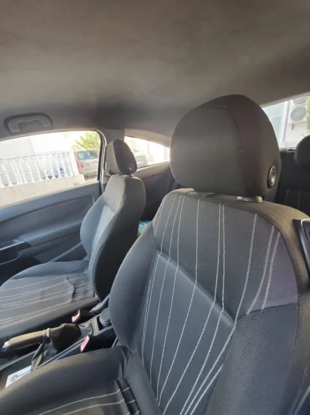 Tirane, shes makine opel corsa 1.2 benzine Benzin, e zeze manuale Kondicioner 184.000 km 1.600 €