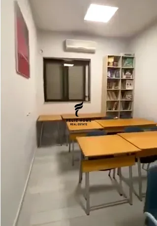 Tirane, jepet me qera zyre Kati 3, 100 m² 850 € (BLLOKU)