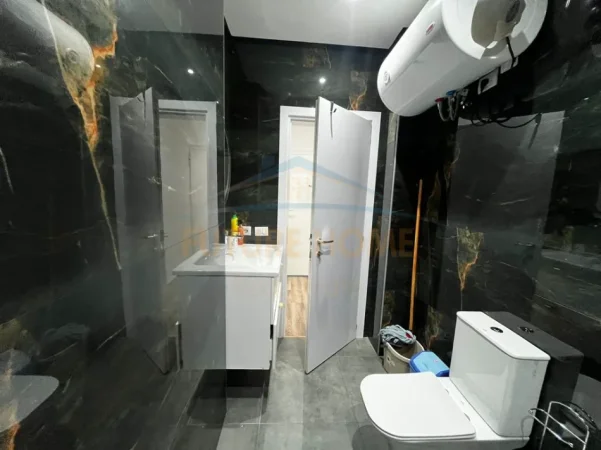Tirane, jepet me qera apartament 2+1 Kati 1, 75 m² 750 € 
