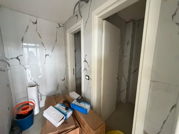 Tirane, jepet me qera ambjent biznesi Kati 0, 1.000 € 