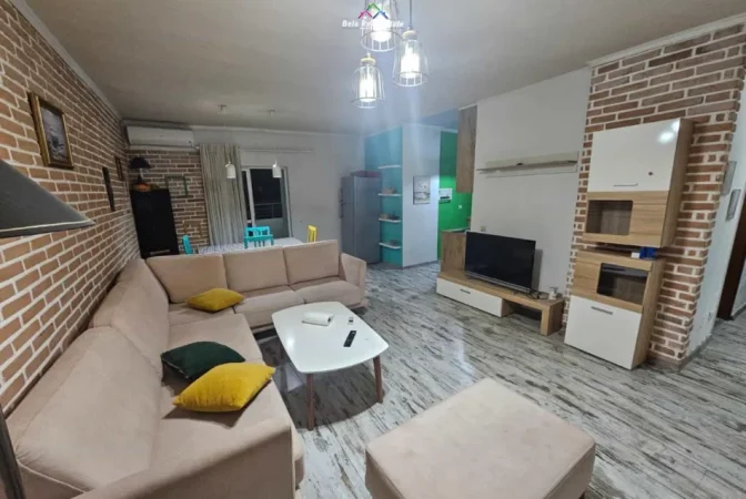 Tirane, jepet me qera apartament 2+1 Kati 8, 100 m² 650 € (komuna e parisit)