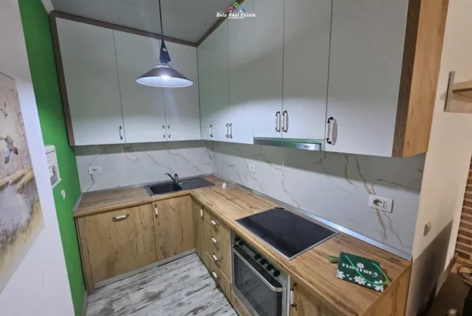 Tirane, jepet me qera apartament 2+1 Kati 8, 100 m² 650 € (komuna e parisit)