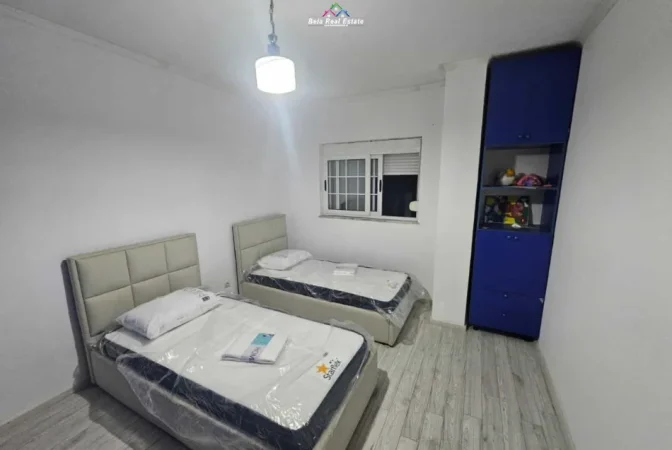 Tirane, jepet me qera apartament 2+1 Kati 8, 100 m² 650 € (komuna e parisit)