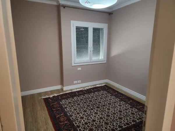 Shqiperi, jepet me qera Vile 3+1 , 250 m² 2.000 € (lunder)