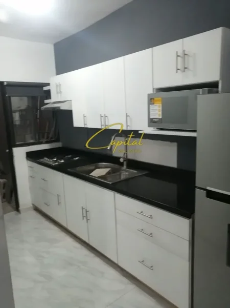 Tirane, jepet me qera zyre Kati 8, 70 m² 350 € (KOMPLEKSI GOLDEN PARK 3)
