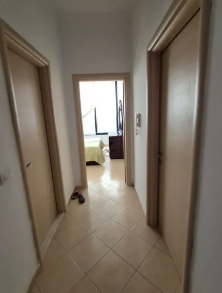 Tirane, jepet me qera zyre Kati 2, 60 m² 450 € (RRUGA E KAVAJES)