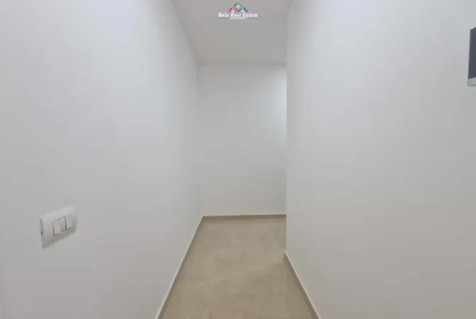 Tirane, jepet me qera zyre Kati 6, 105 m² 1.100 € (myslym shyr)