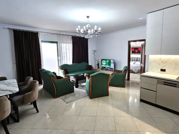 Tirane, jepet me qera 1+1 Kati 9, 90 m² 950 € 