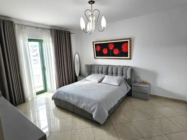 Tirane, jepet me qera 1+1 Kati 9, 90 m² 950 € 