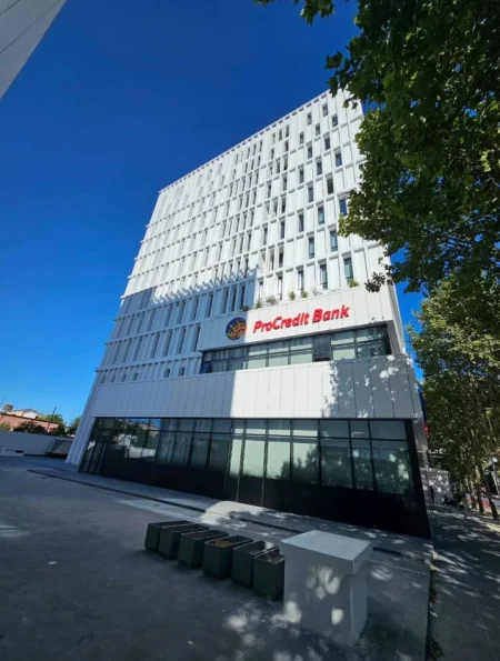 Tirane, jepet me qera zyre Kati 6, 450 m² 9.900 € (RRUGA DRITAN HOXHA)