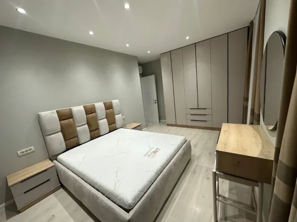 Tirane, jepet me qera apartament 2+1 Kati 8, 90 m² 700 € (FUTURE HOME)