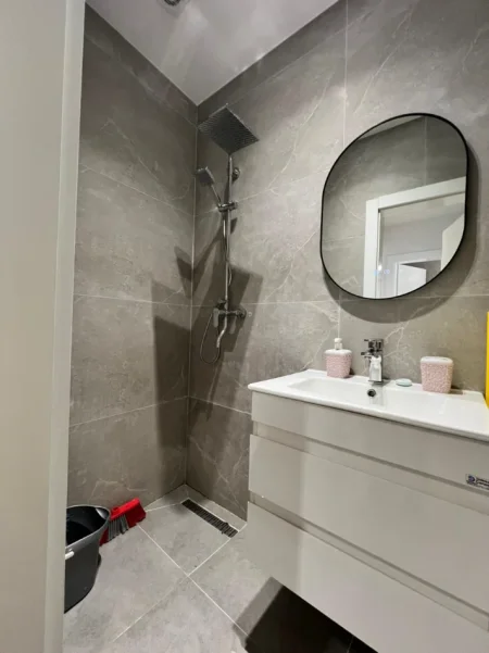 Tirane, jepet me qera apartament 1+1 Kati 4, 40 m² 470 € 